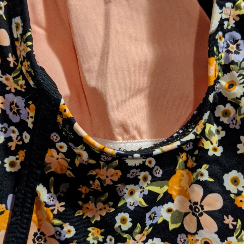 New🖤BCBGeneration One Piece Floral Swimsuit - Picture 6 of 7